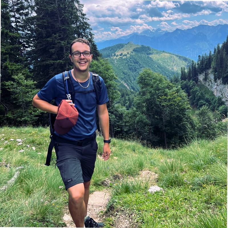 Mgr. Robert Strakoš